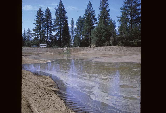 Partially filled reservoir